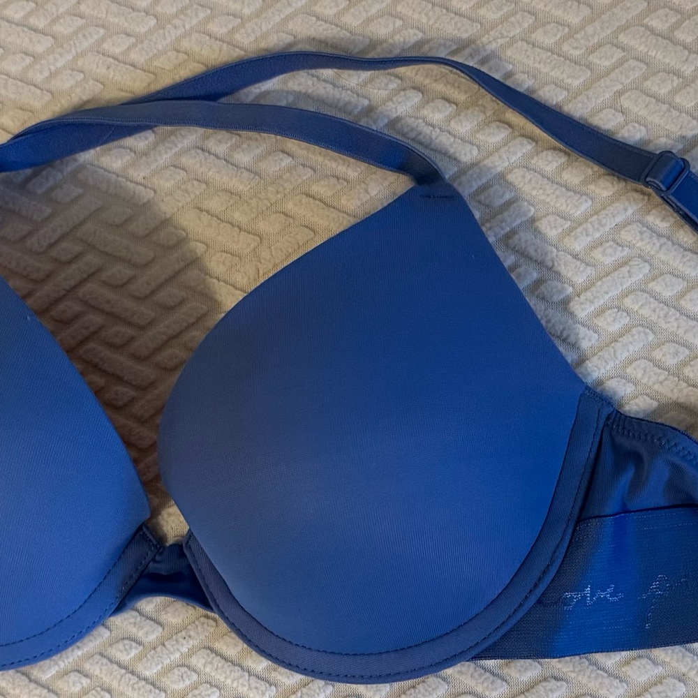 PINK Victoria's Secret Blue Bra